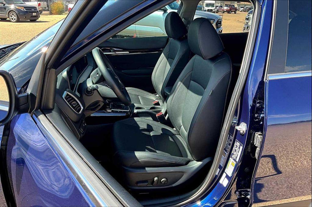 used 2025 Kia Seltos car, priced at $26,999