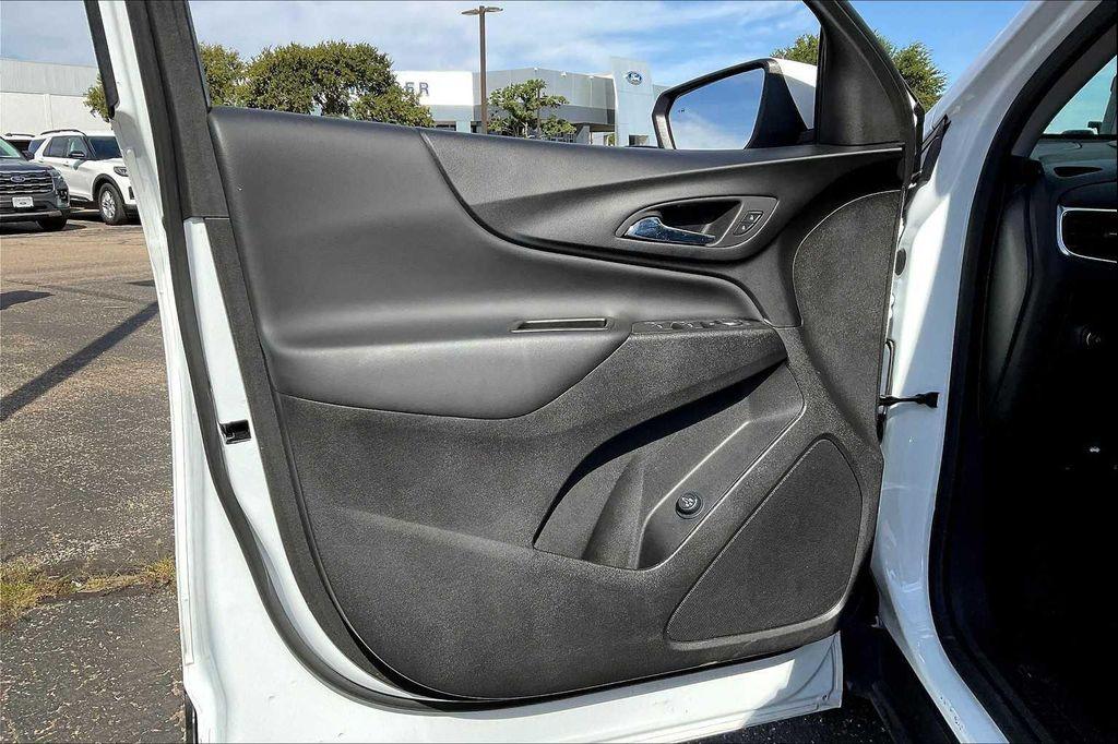 used 2024 Chevrolet Equinox car, priced at $21,499