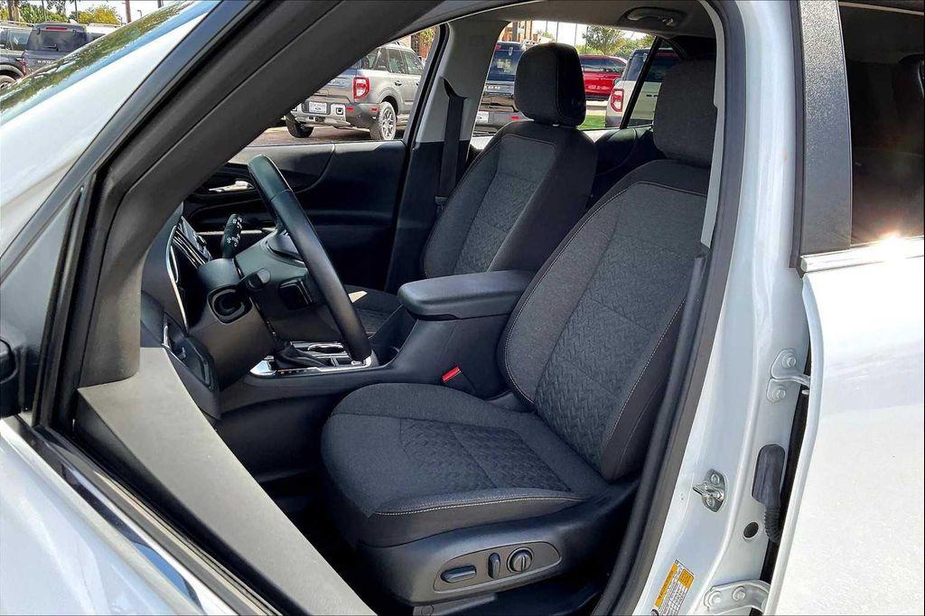 used 2024 Chevrolet Equinox car, priced at $21,499