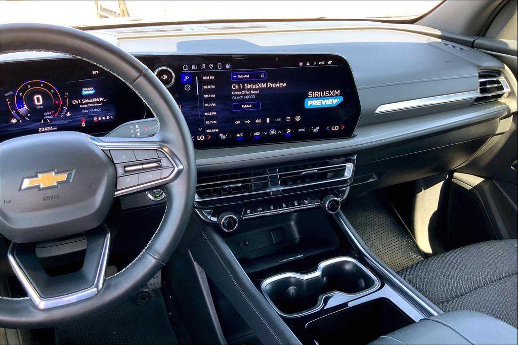 used 2025 Chevrolet Traverse car, priced at $36,995