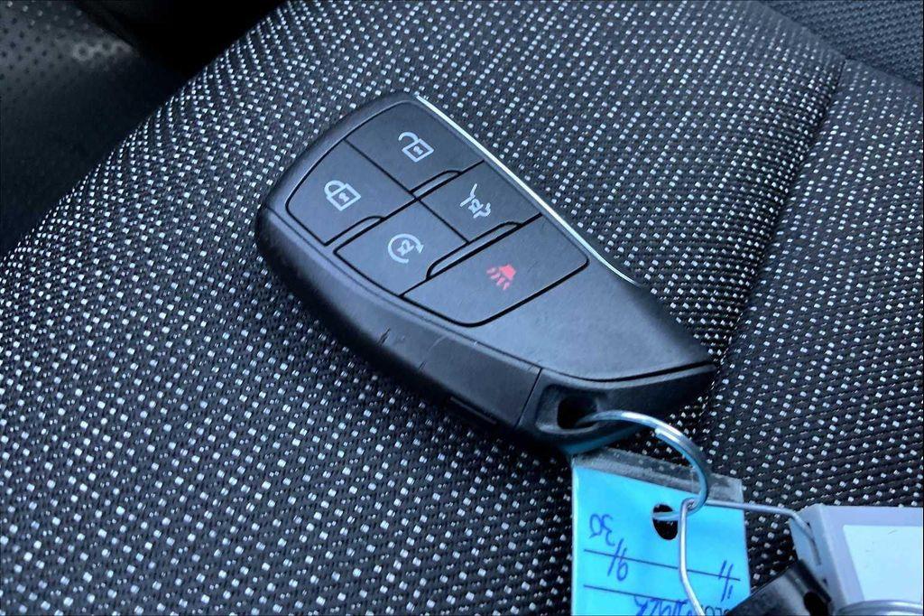 used 2025 Chevrolet Traverse car, priced at $36,995