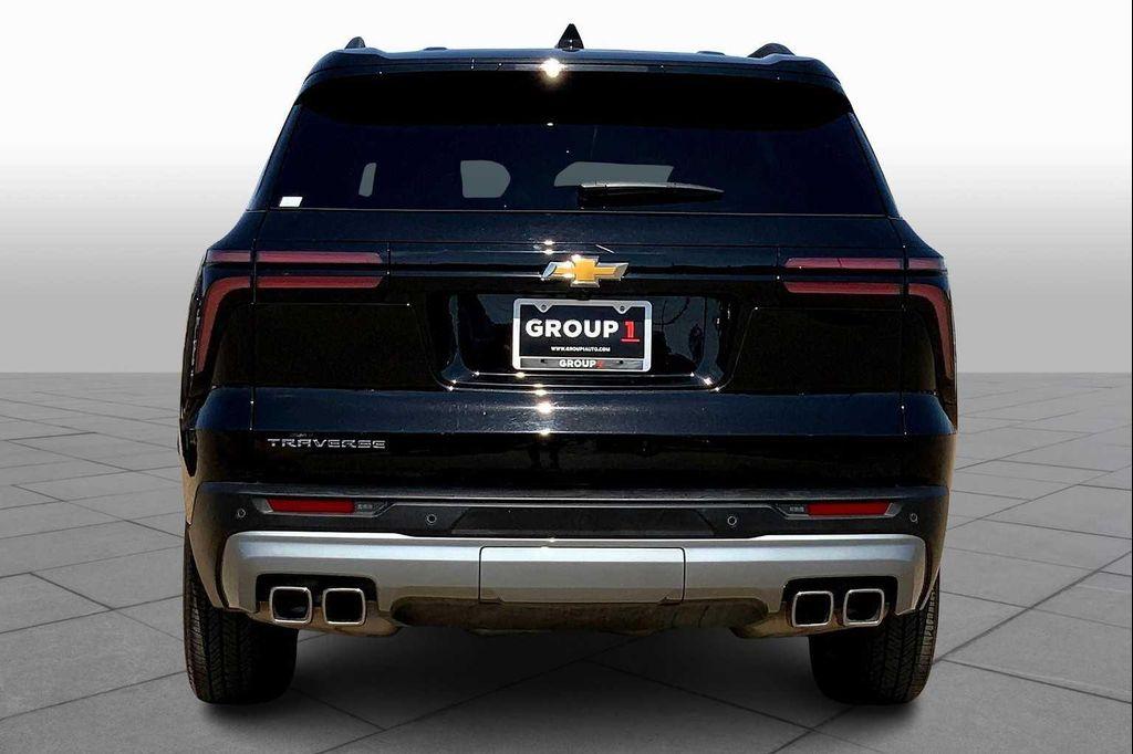 used 2025 Chevrolet Traverse car, priced at $36,995