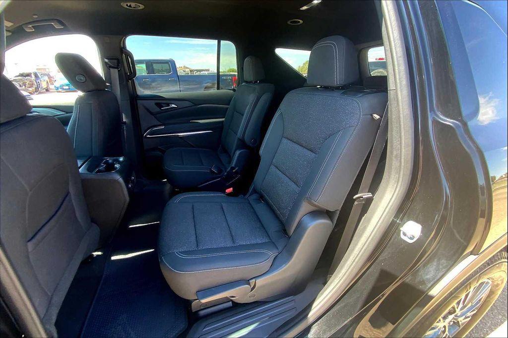 used 2025 Chevrolet Traverse car, priced at $36,995