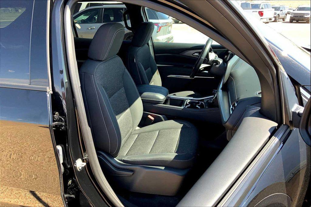 used 2025 Chevrolet Traverse car, priced at $36,995