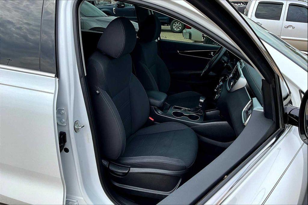 used 2019 Kia Sorento car, priced at $15,499