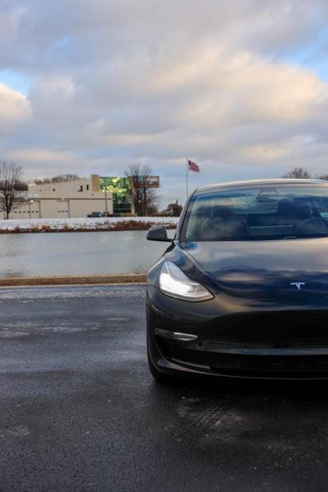 used 2021 Tesla Model 3 car, priced at $27,985