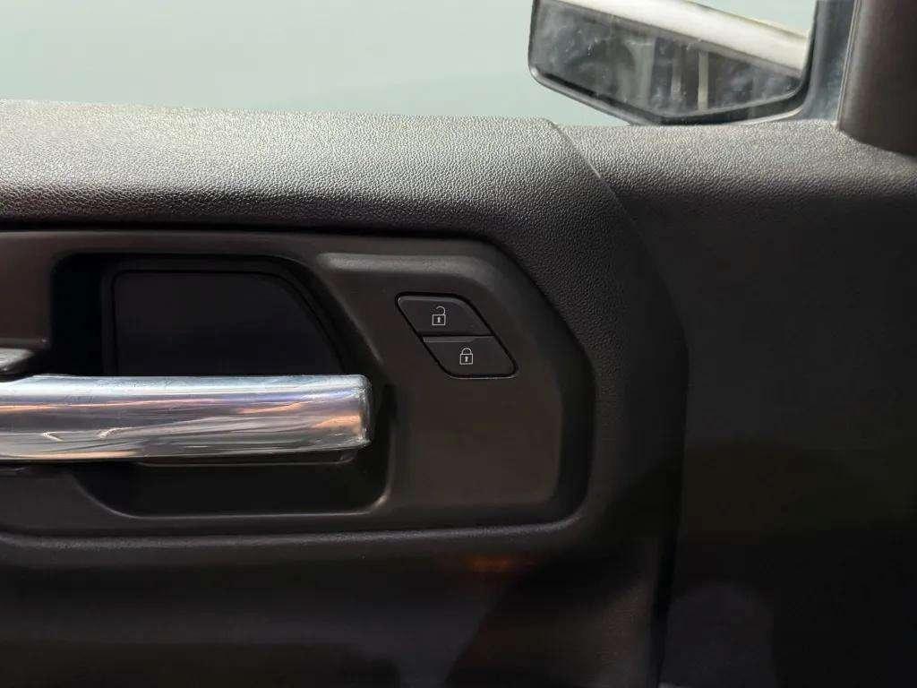 used 2022 Chevrolet Silverado 1500 car, priced at $35,998