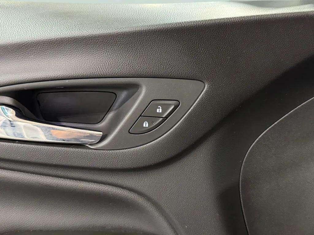 used 2022 Chevrolet Equinox car, priced at $22,995