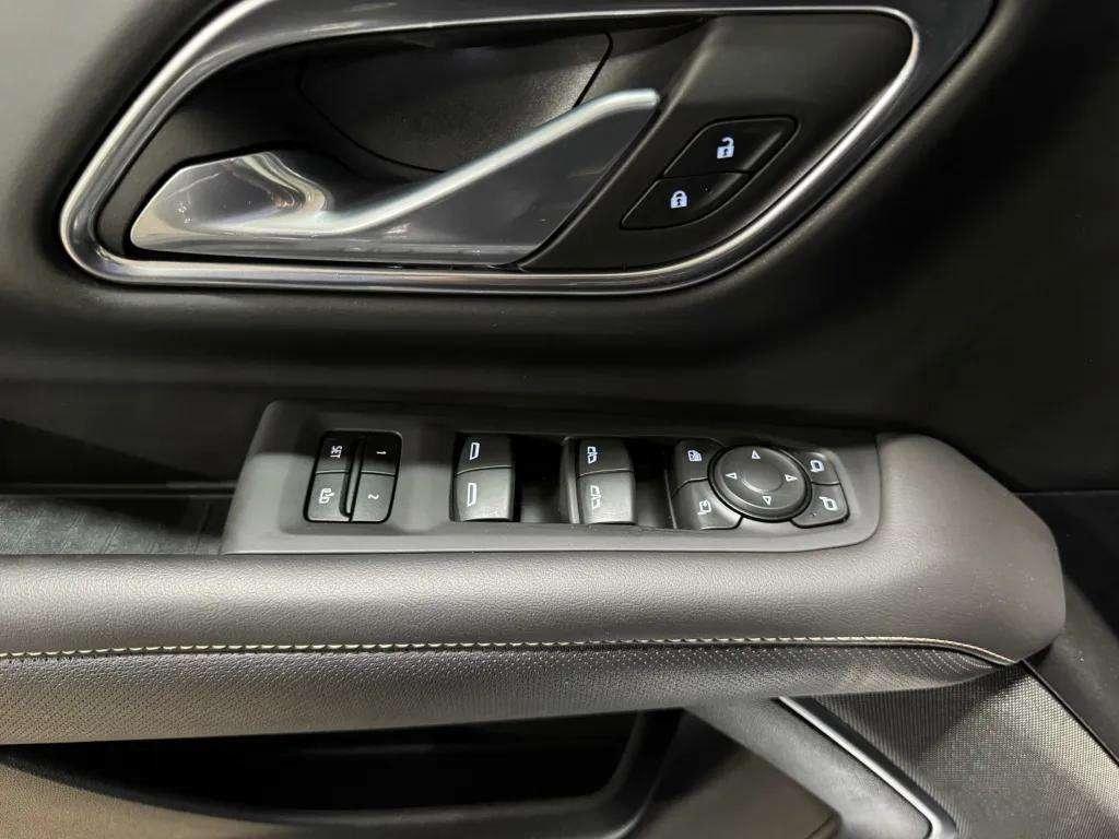 used 2023 GMC Yukon car, priced at $55,653