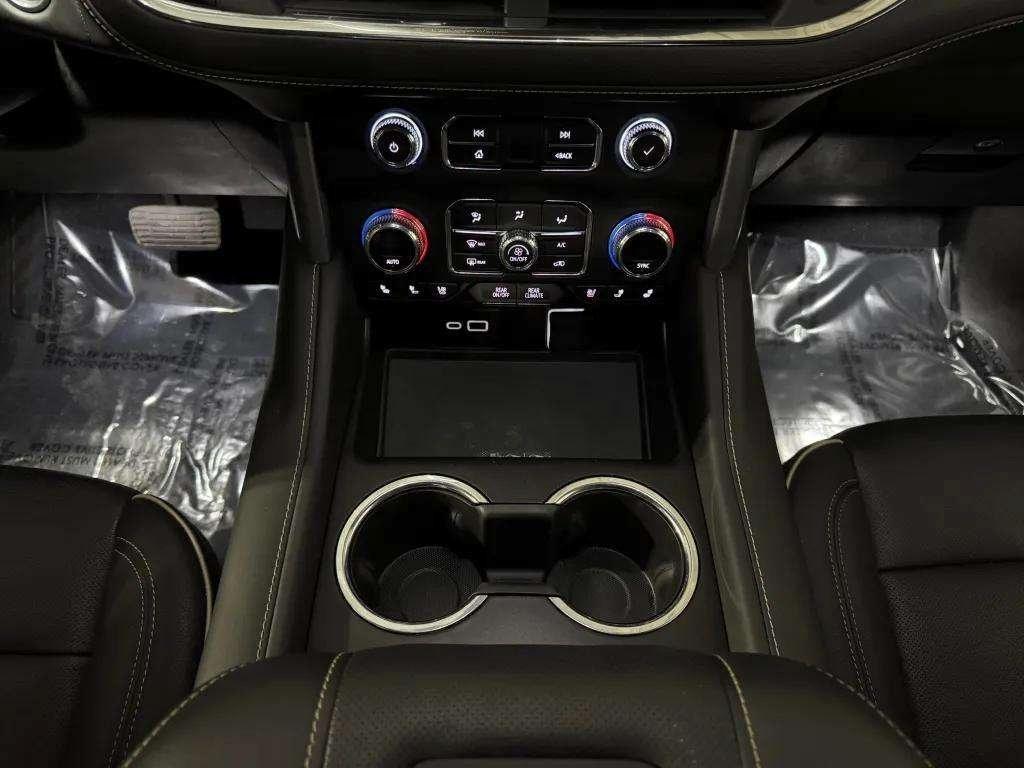 used 2023 GMC Yukon car, priced at $55,653