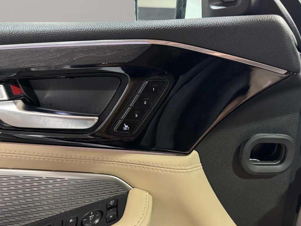 used 2022 Acura MDX car, priced at $32,415