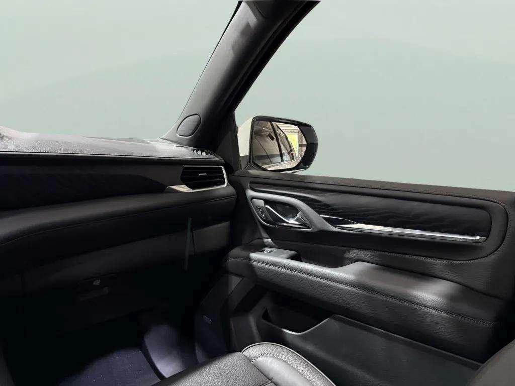 used 2024 GMC Yukon XL car, priced at $80,586