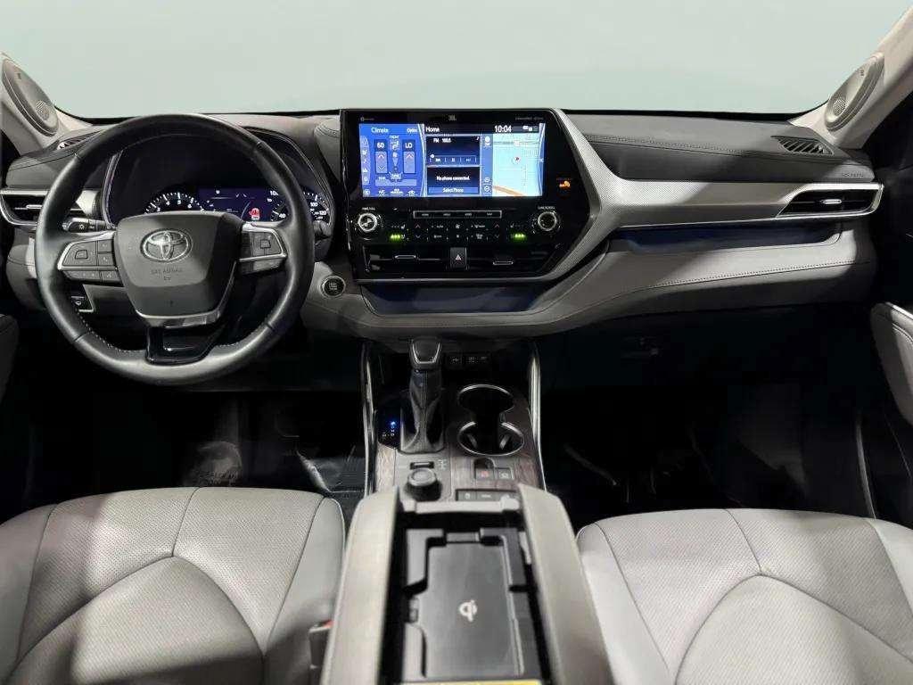 used 2021 Toyota Highlander car, priced at $44,998