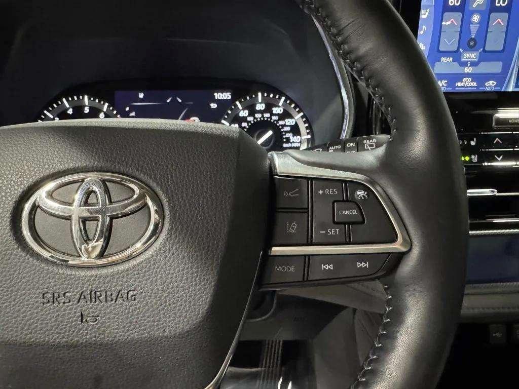 used 2021 Toyota Highlander car, priced at $44,998