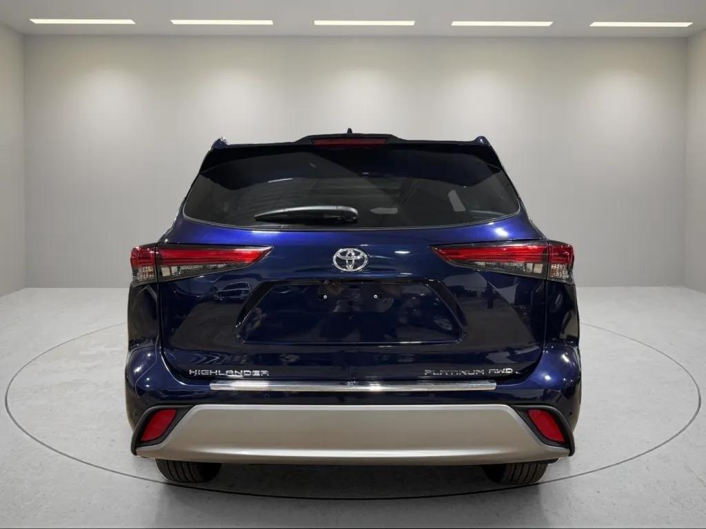 used 2021 Toyota Highlander car, priced at $44,998