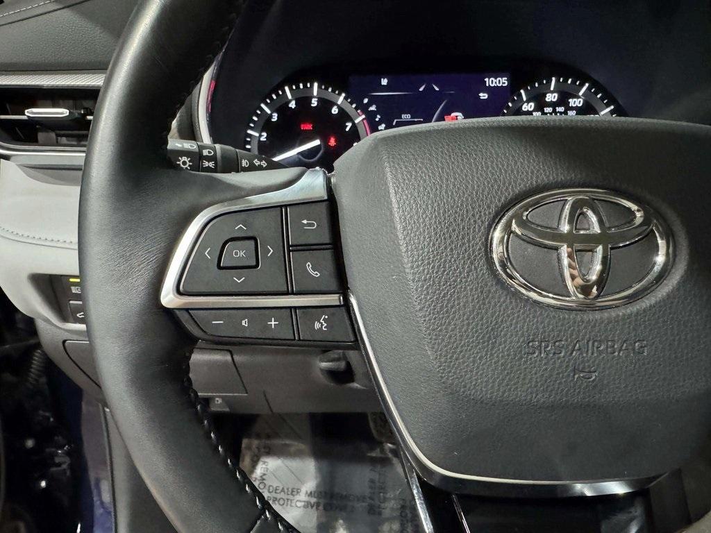 used 2021 Toyota Highlander car, priced at $44,998