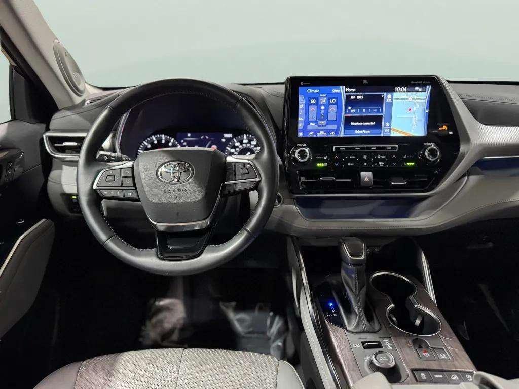 used 2021 Toyota Highlander car, priced at $44,998