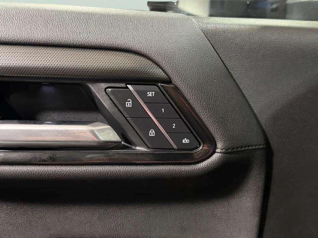 used 2025 GMC Sierra 2500 car, priced at $82,998
