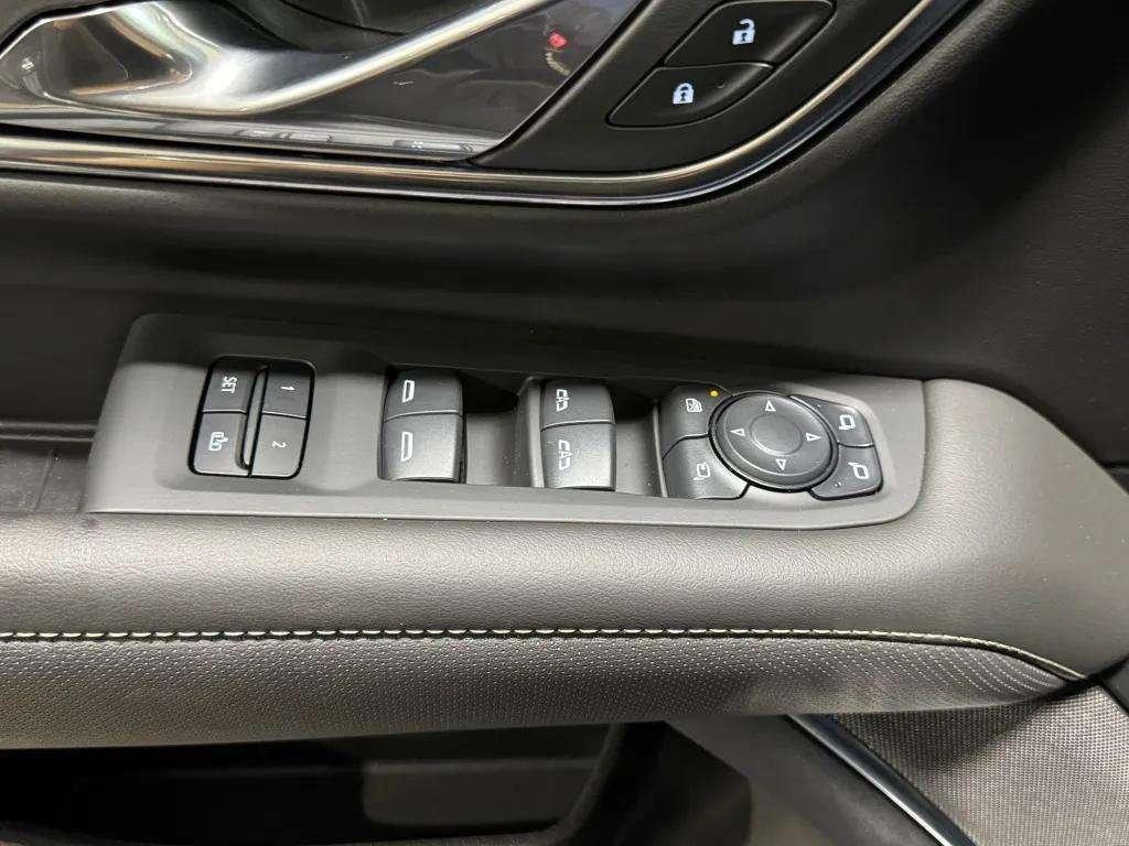 used 2024 GMC Yukon XL car, priced at $68,995