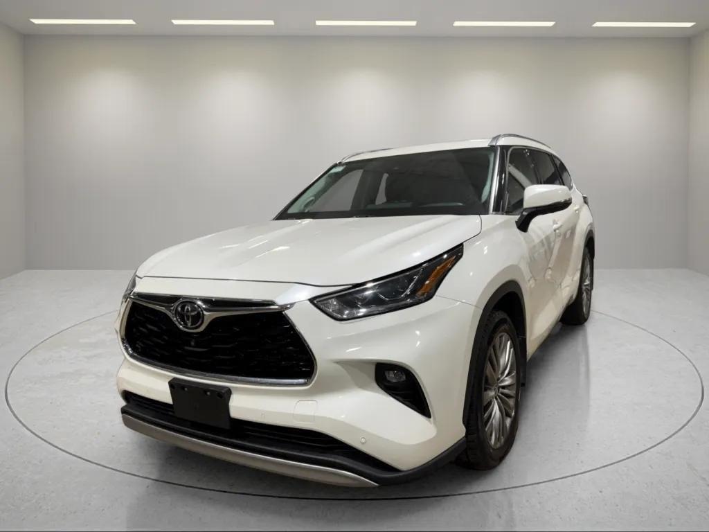 used 2021 Toyota Highlander car, priced at $40,995