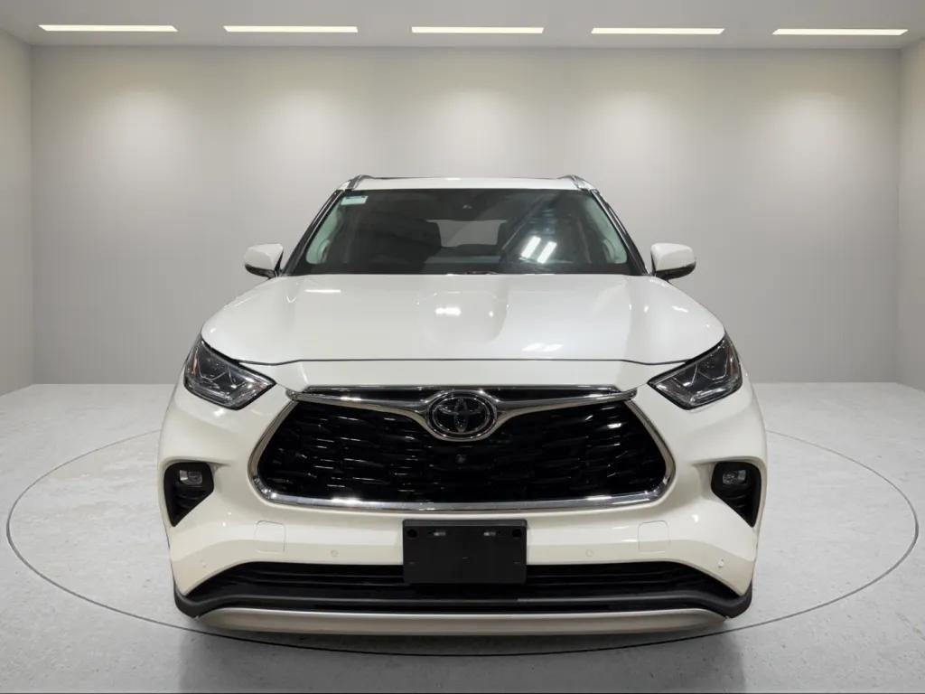 used 2021 Toyota Highlander car, priced at $40,995