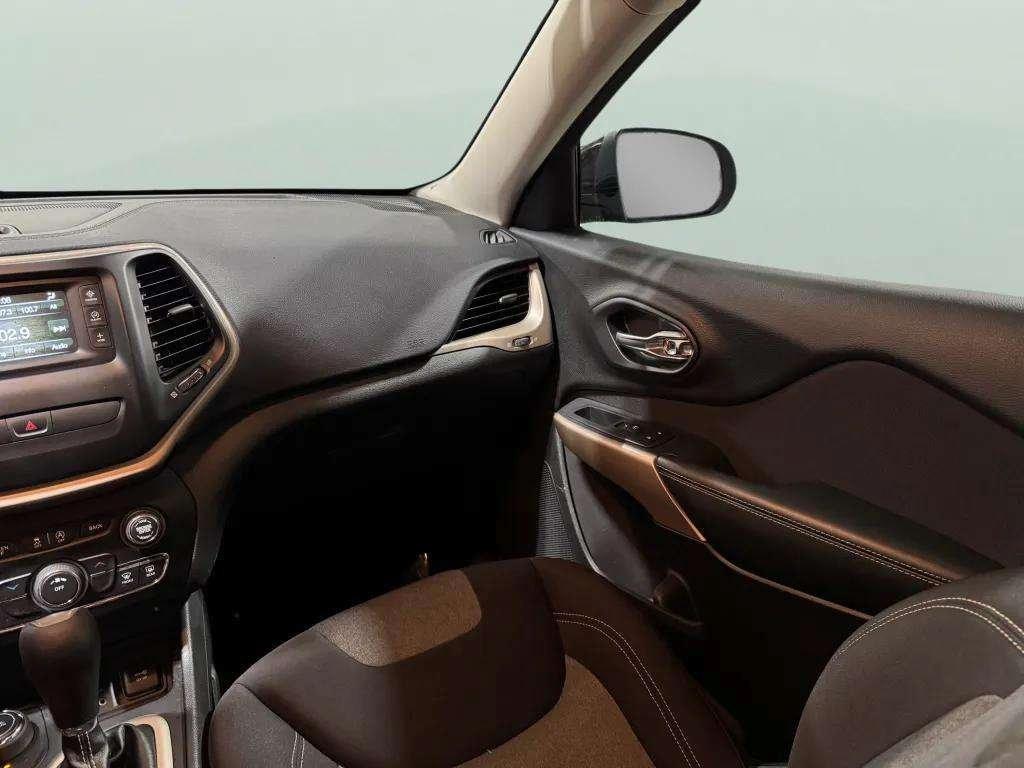 used 2018 Jeep Cherokee car, priced at $11,858