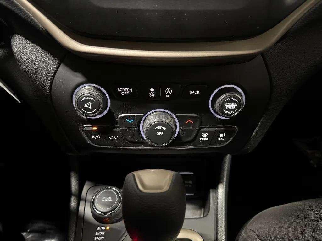 used 2018 Jeep Cherokee car, priced at $11,858