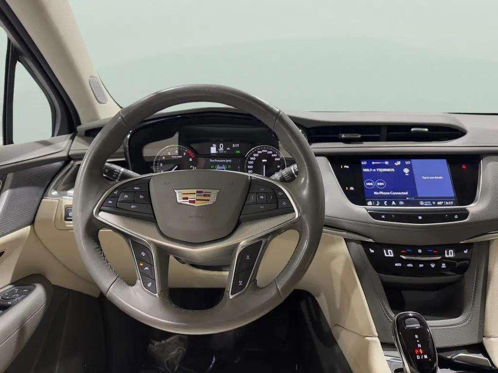 used 2021 Cadillac XT5 car, priced at $26,981