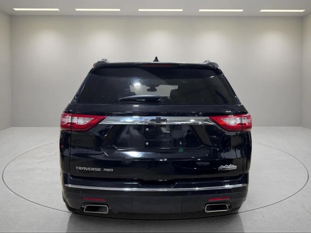 used 2021 Chevrolet Traverse car, priced at $33,381