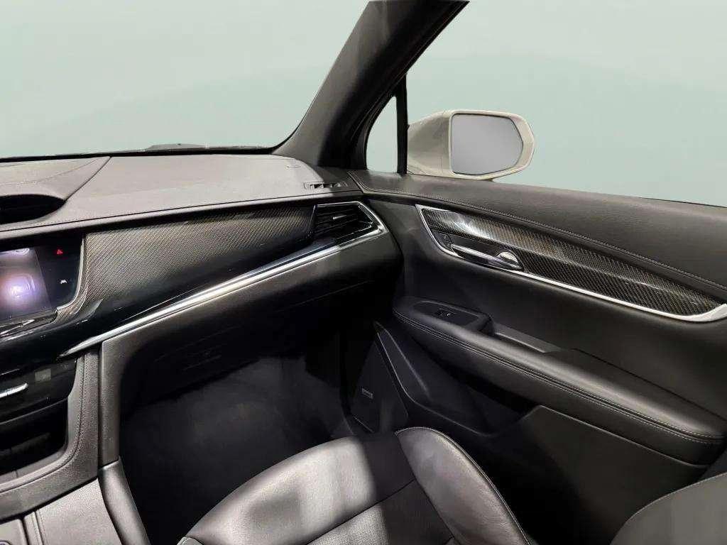 used 2020 Cadillac XT6 car, priced at $32,995