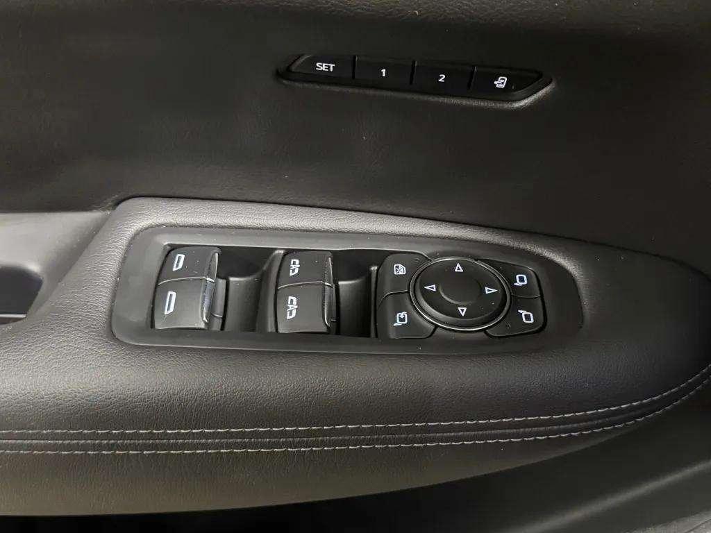 used 2020 Cadillac XT6 car, priced at $32,995