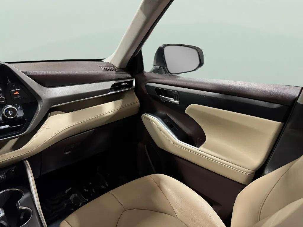 used 2020 Toyota Highlander car, priced at $24,607