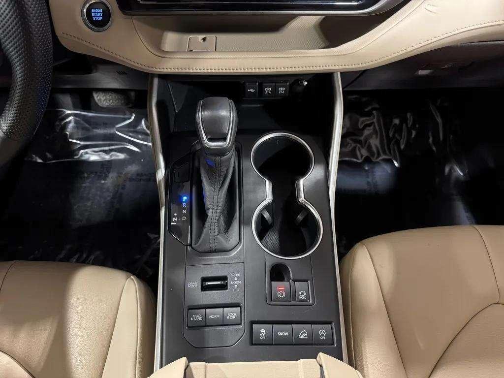 used 2020 Toyota Highlander car, priced at $24,607