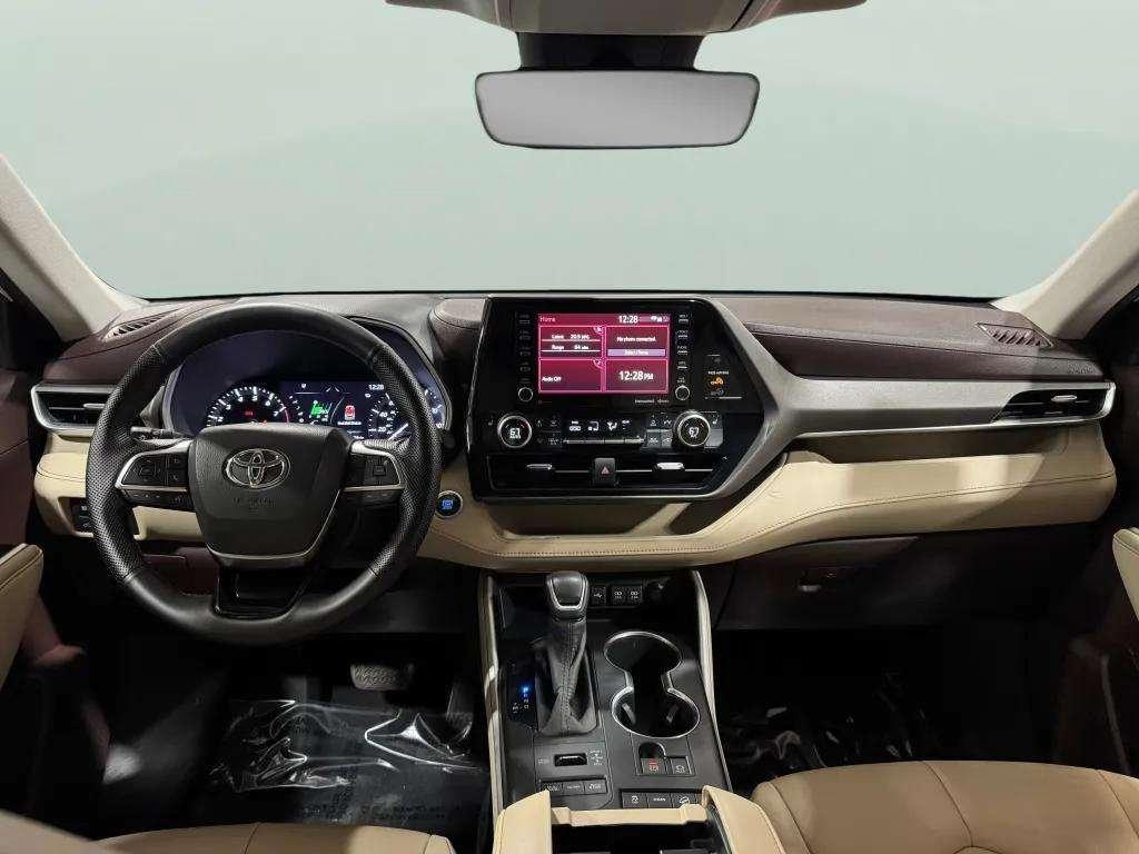 used 2020 Toyota Highlander car, priced at $24,607