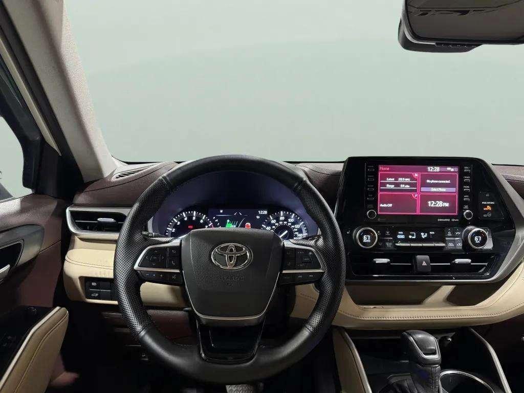 used 2020 Toyota Highlander car, priced at $24,607