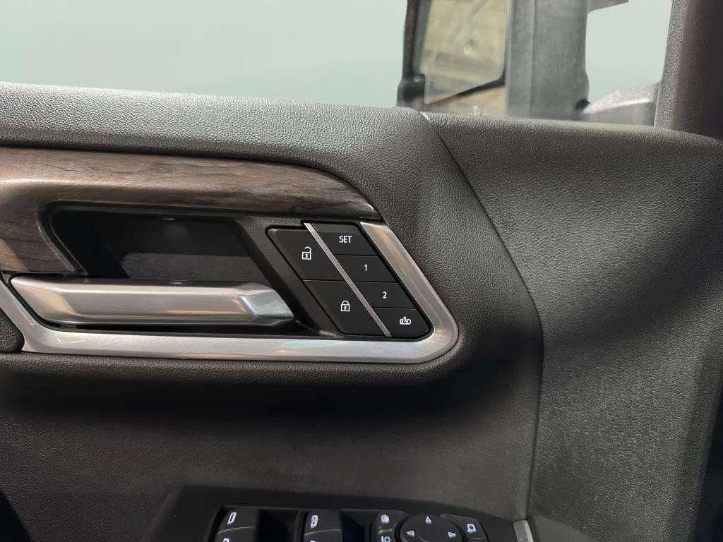 used 2025 Chevrolet Silverado 2500 car, priced at $67,766
