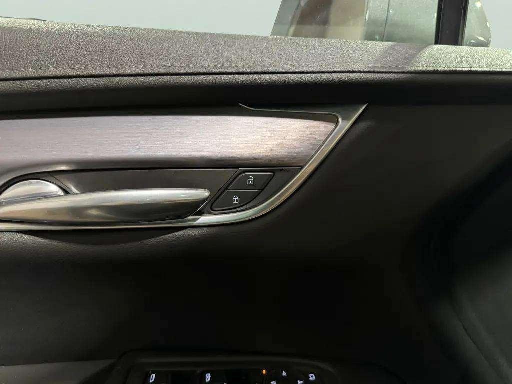 used 2020 Cadillac XT5 car, priced at $23,995