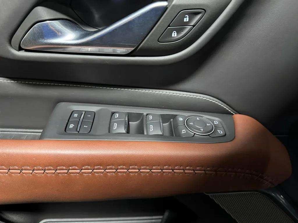 used 2023 GMC Yukon car, priced at $77,995