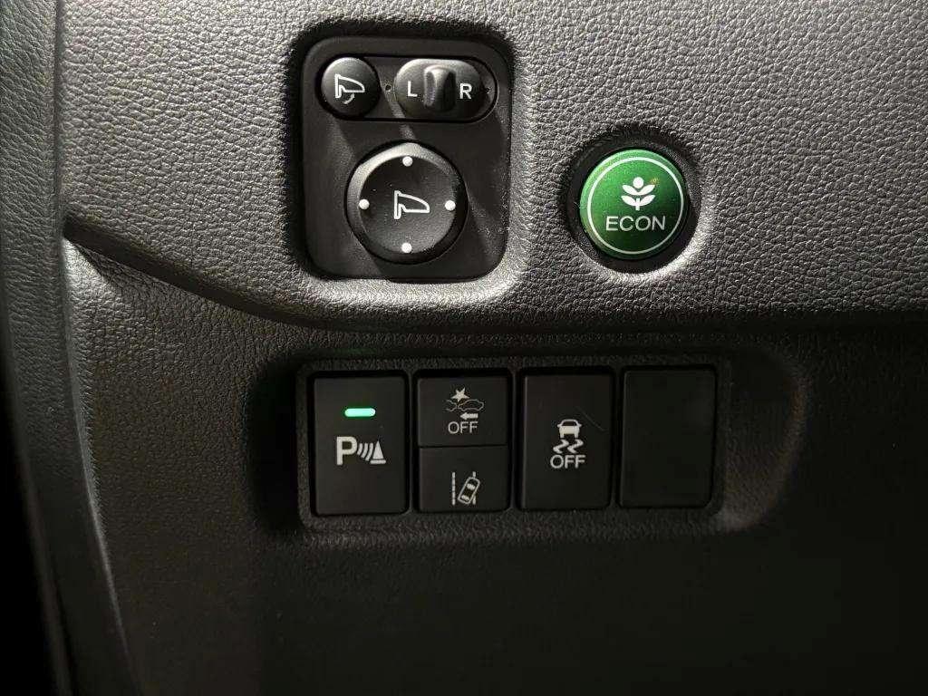 used 2020 Honda Pilot car, priced at $29,995