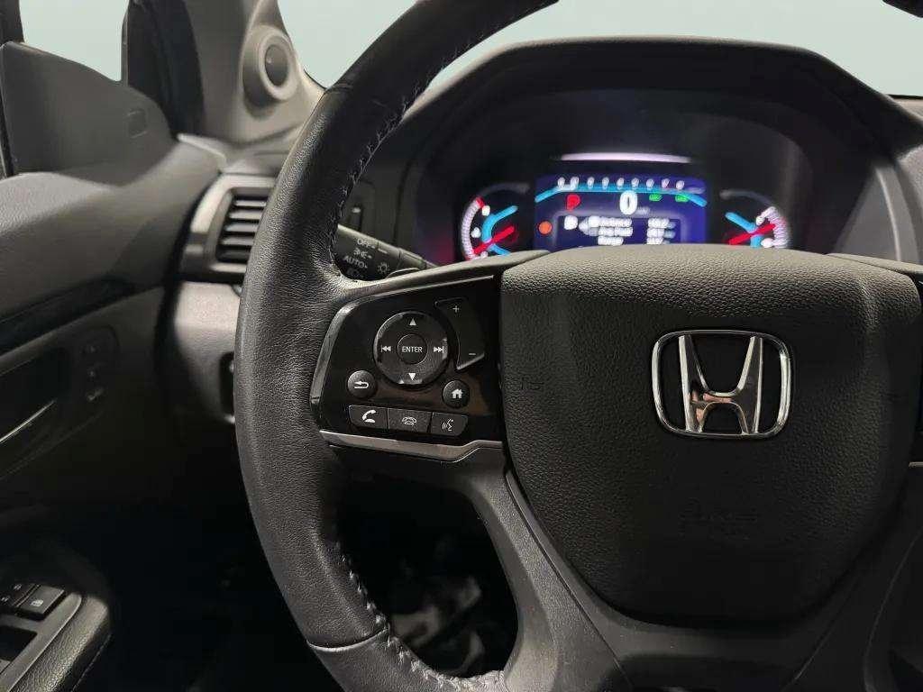 used 2020 Honda Pilot car, priced at $29,995