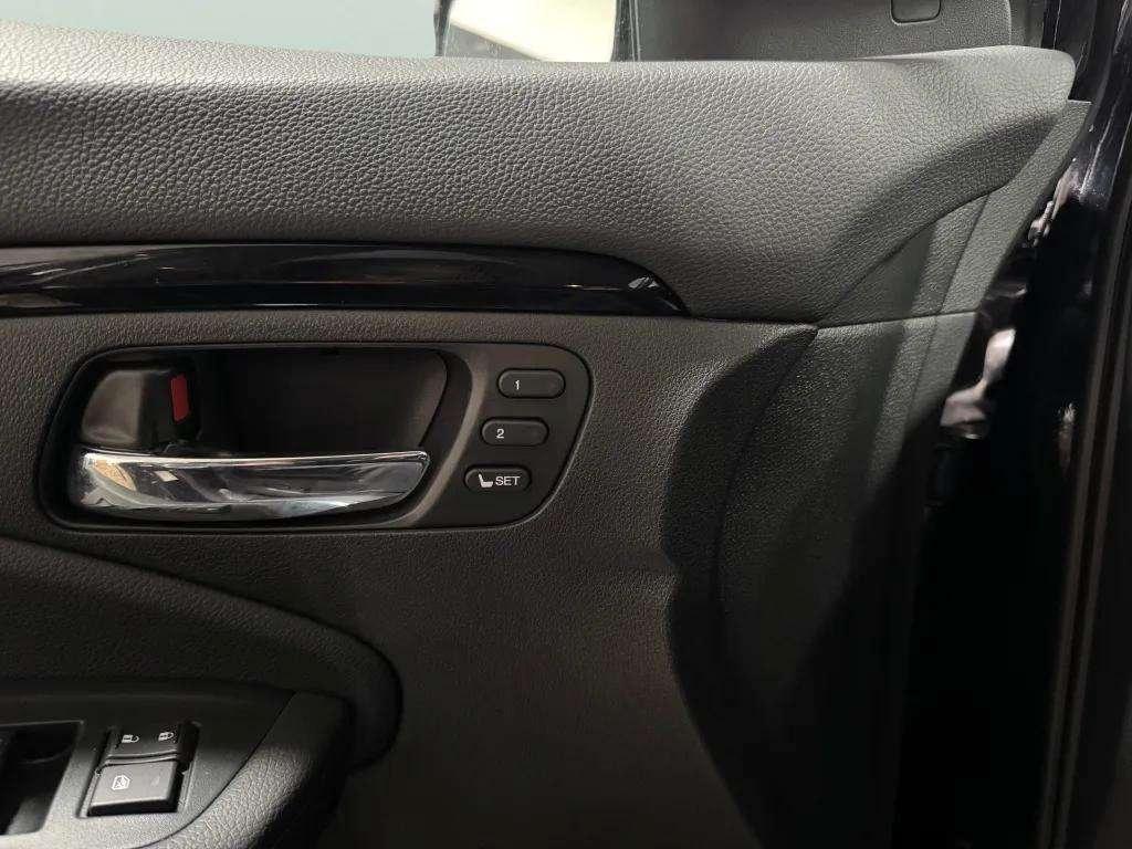 used 2020 Honda Pilot car, priced at $29,995