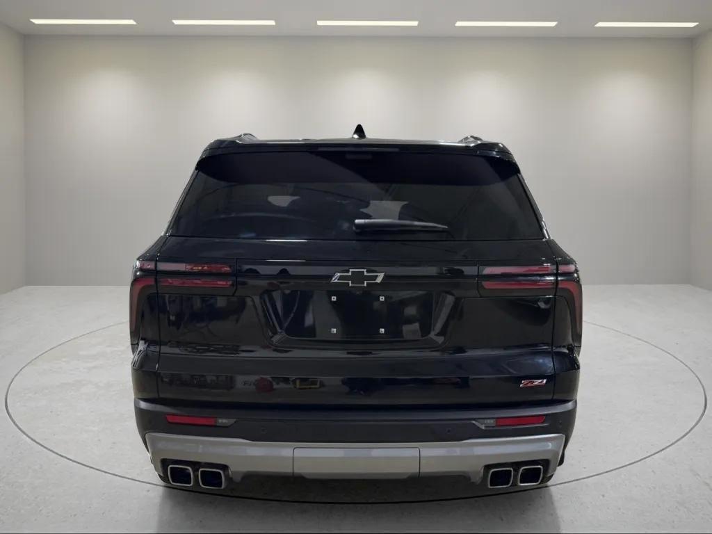 used 2024 Chevrolet Traverse car, priced at $45,198