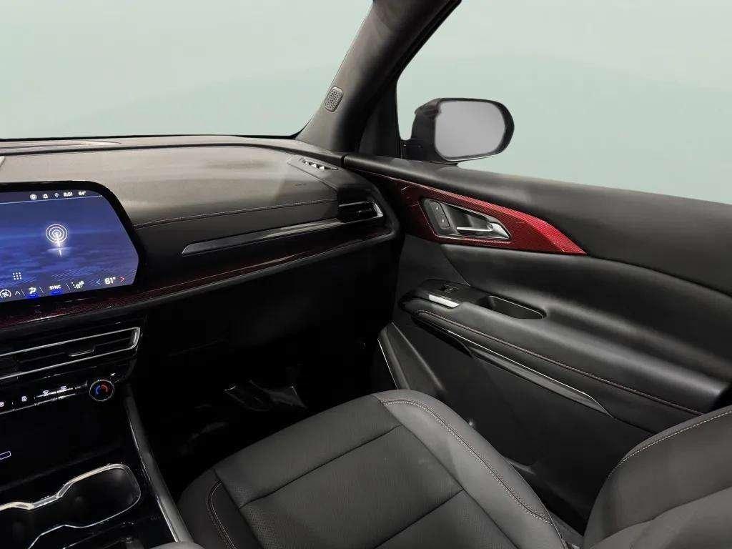 used 2024 Chevrolet Traverse car, priced at $45,198