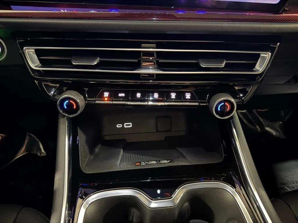 used 2024 Chevrolet Traverse car, priced at $45,198