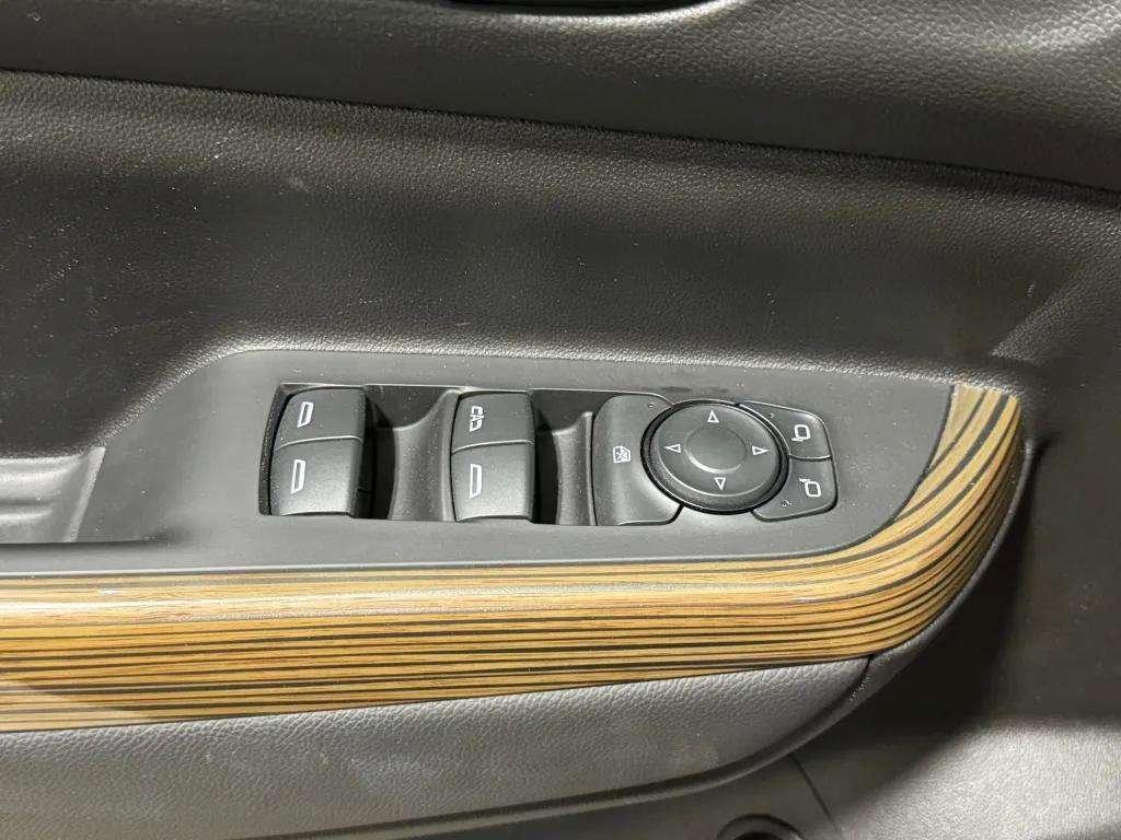 used 2023 GMC Acadia car, priced at $31,998