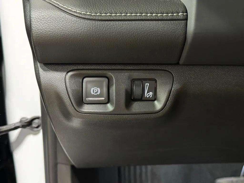 used 2023 GMC Acadia car, priced at $31,998