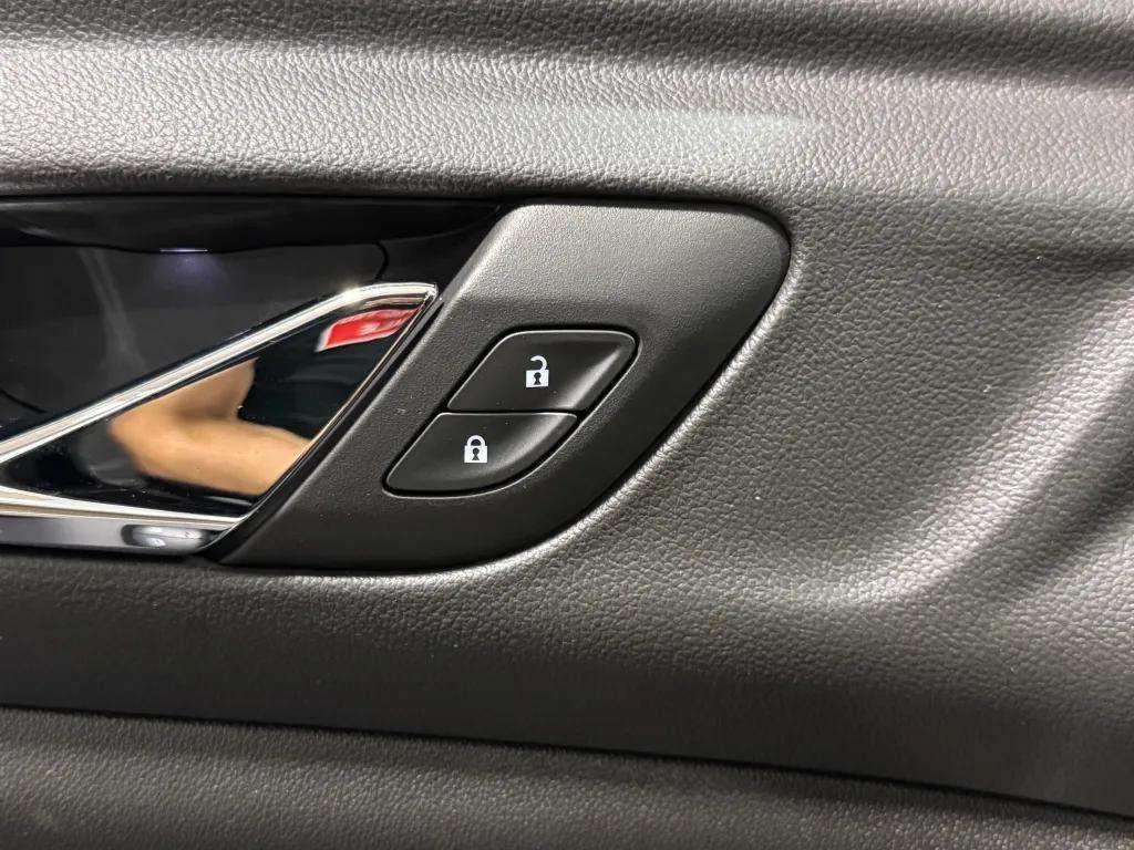 used 2023 GMC Acadia car, priced at $31,998