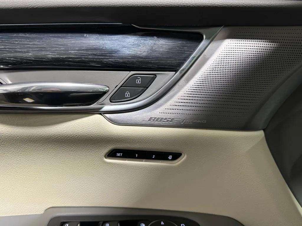 used 2020 Cadillac XT6 car, priced at $32,681