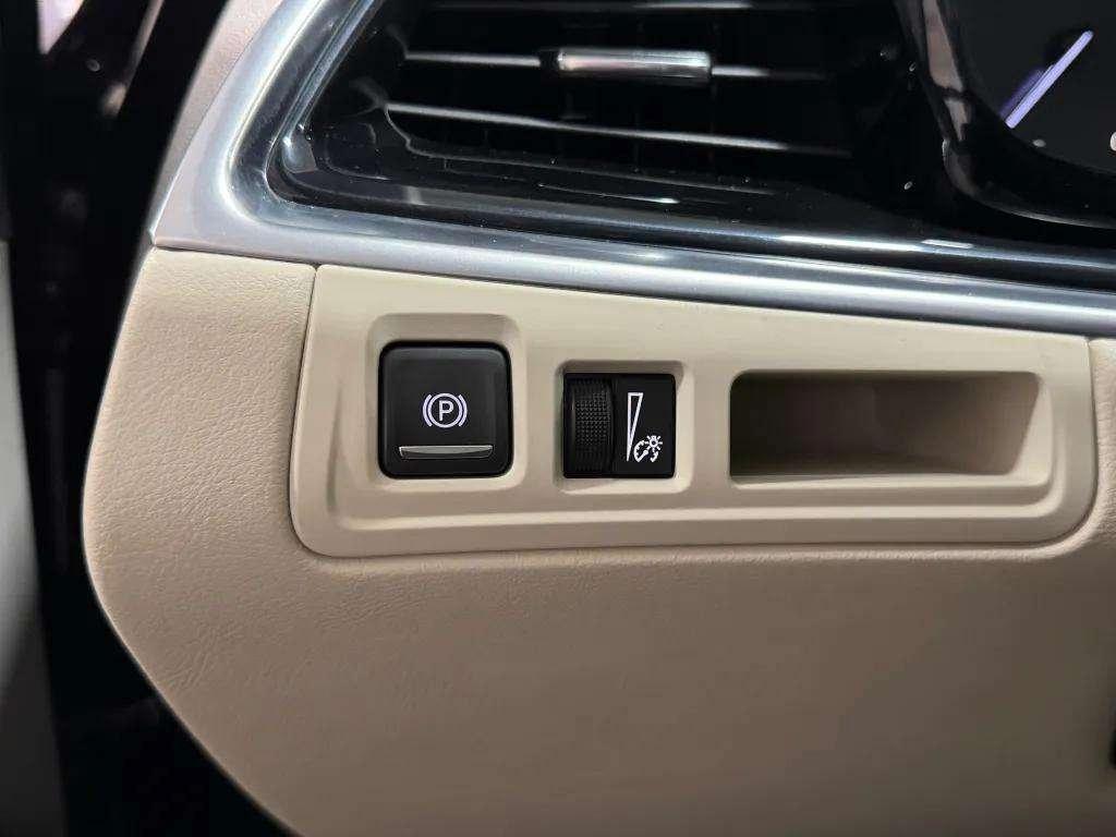 used 2020 Cadillac XT6 car, priced at $32,681