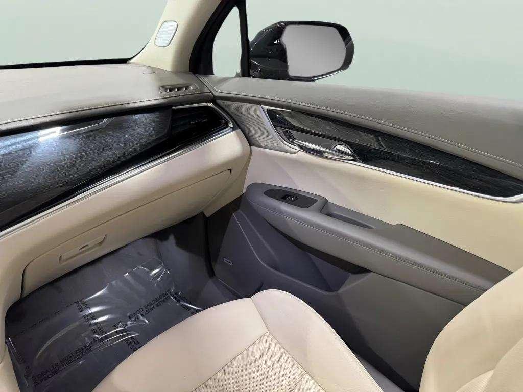 used 2020 Cadillac XT6 car, priced at $32,681